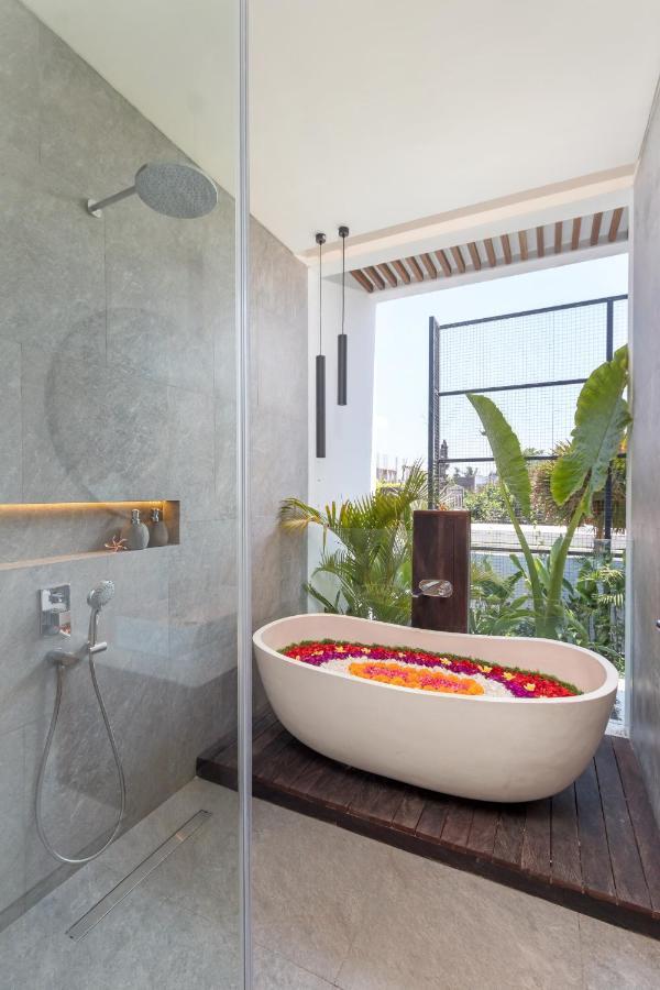 Botanika Estate Private Pool Apartemen *